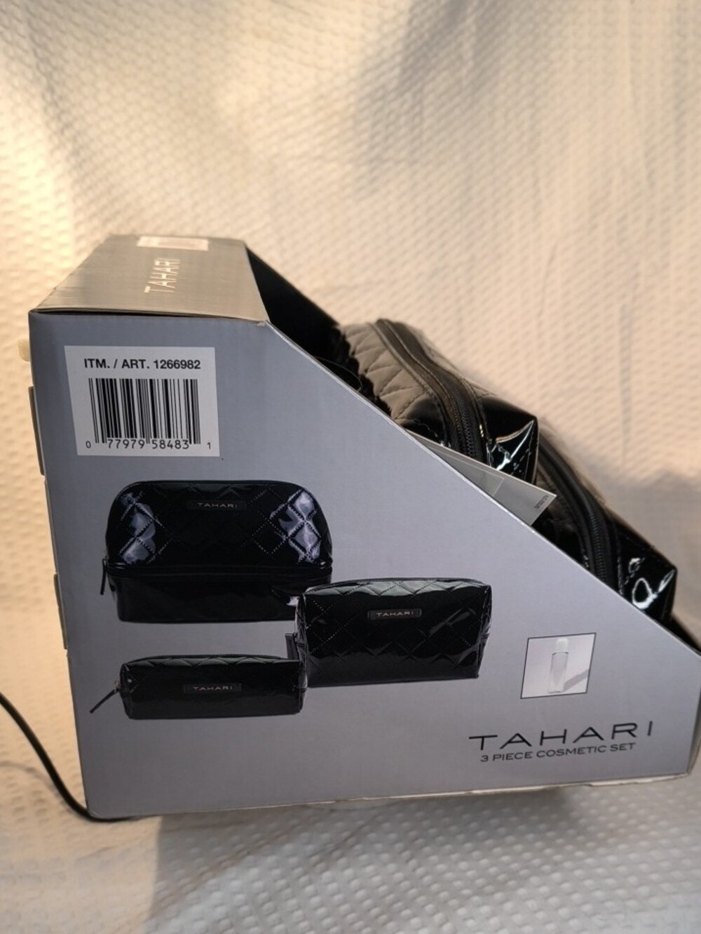 Tahari Black Quilted Patent Toiletry Pouch 3 Piece Set - Picture 5 of 6
